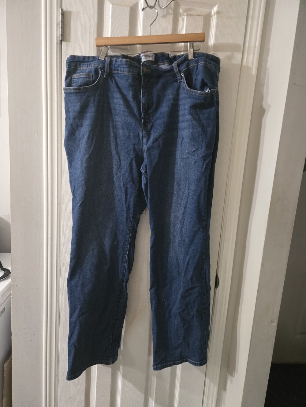 24w Crown & Ivy bootcut jeans